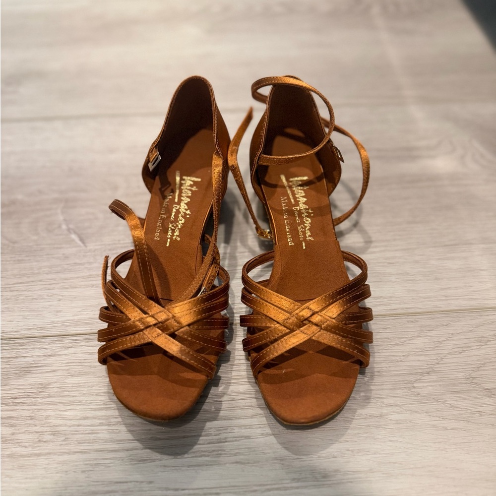 International Dance Shoes Flavia Girls Ballroom Heels Size 3 Wide Tan Satin